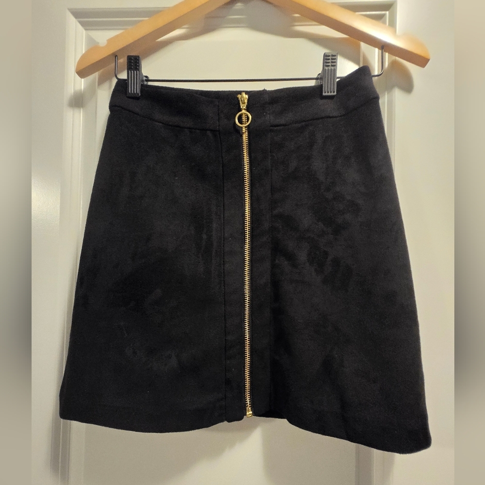 H&M Black Faux Suede Mini Skirt with Gold-Tone Zipper. Size 4.
